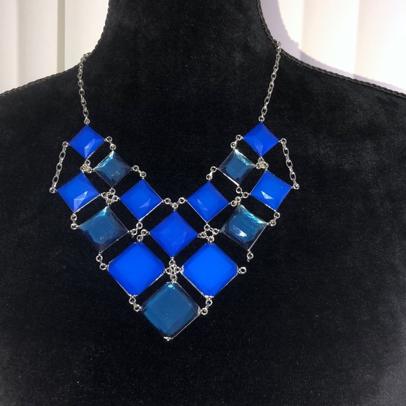 Beautiful Blue Necklace - Picture 1 of 2
